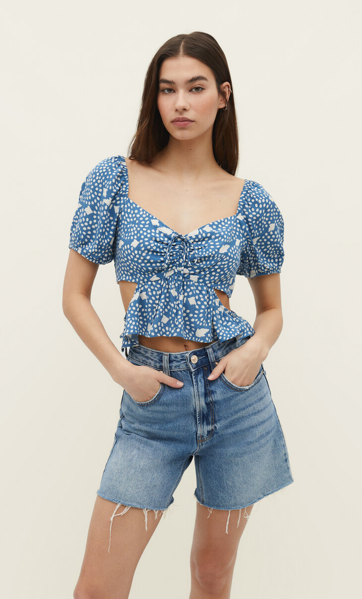 Short sleeve cut-out top