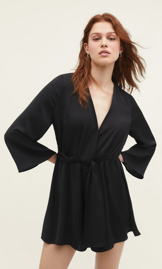 

Stradivarius Kurzer Jumpsuit In Satinoptik Schwarz Xl