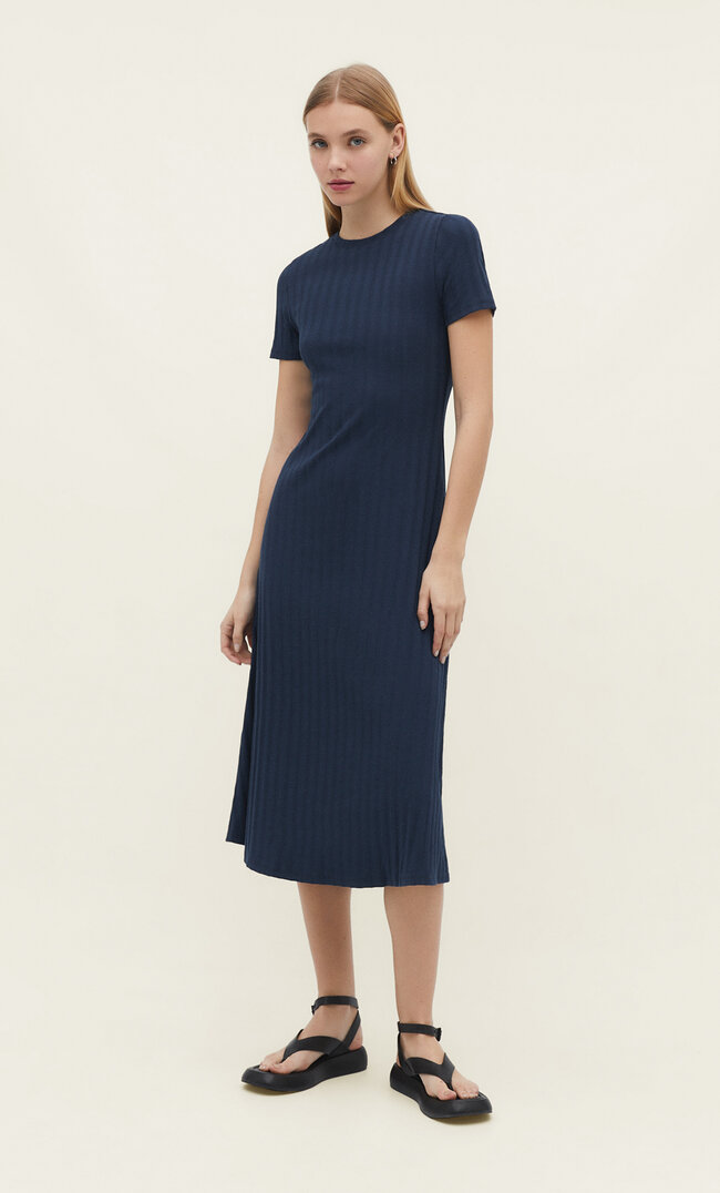 

Stradivarius Basic-Midikleid Im Rippenstrick Marineblau Xl