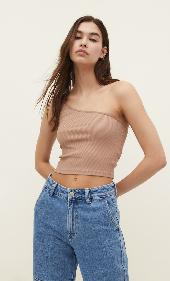 

Stradivarius Asymmetrisches Top Beige M