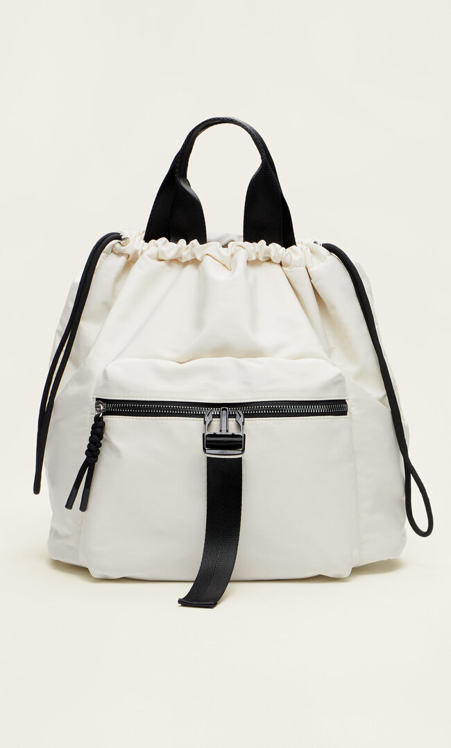 

Stradivarius Wandelbarer Rucksack Ecru M
