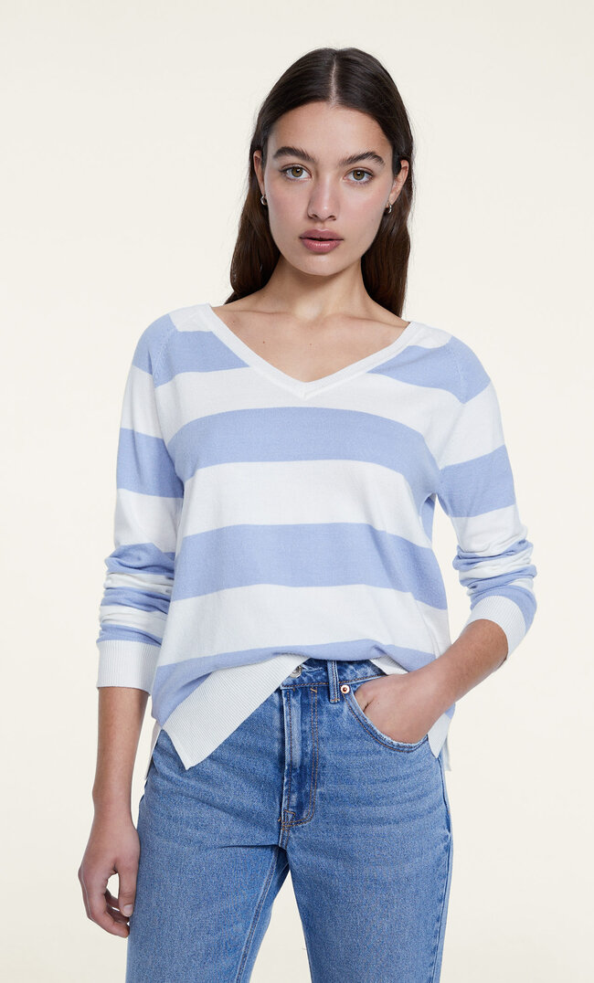 

Stradivarius Sweter basic z dzianiny Błękitny XL
