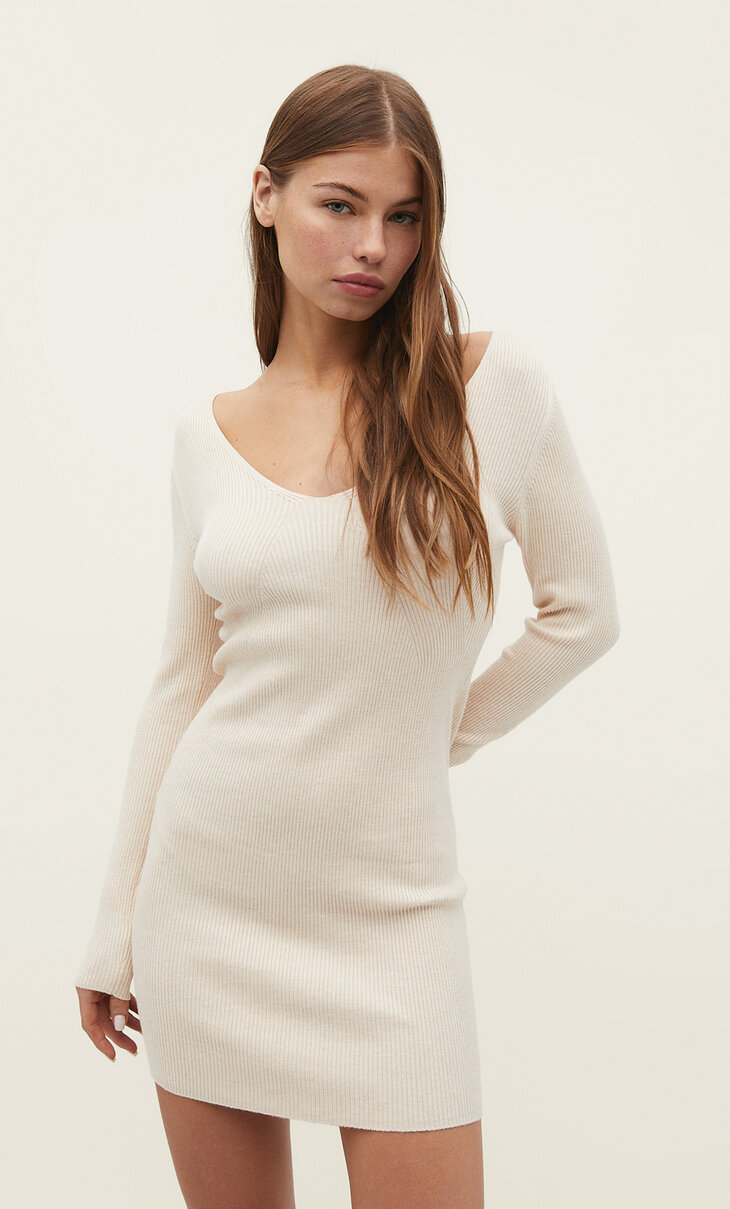 V-neck knit dress