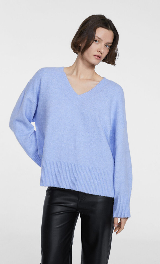 

Stradivarius Weicher Pullover mit V-Ausschnitt Himmelblau M