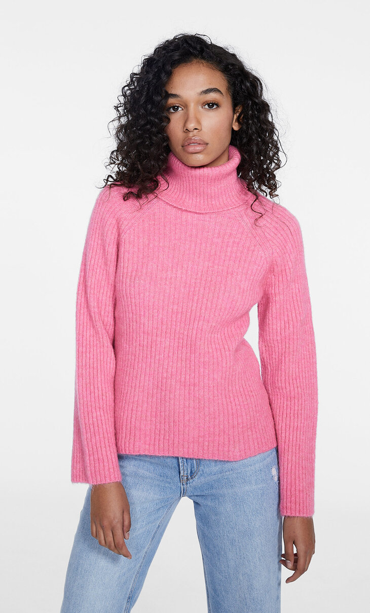Рипсен трикотажен пуловер с висока яка