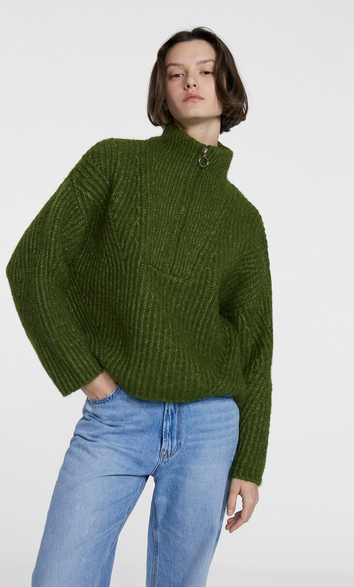 Grobo pleten pulover z zadrgo