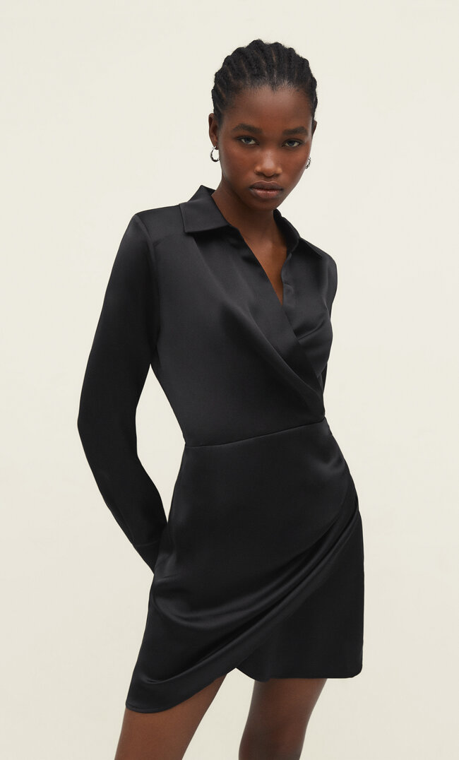 

Stradivarius Kurzes Kleid Aus Satin Mit Drapiertem Rock Schwarz M