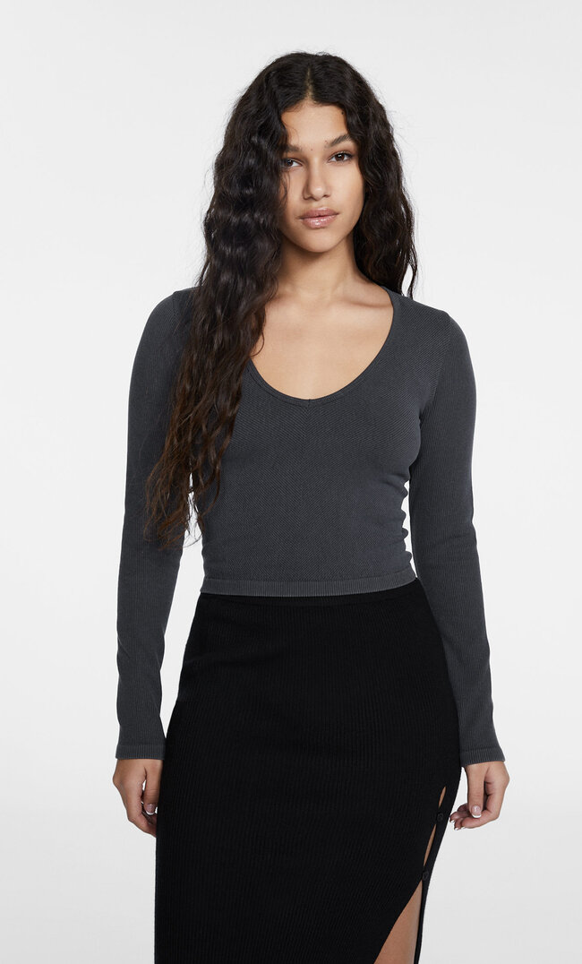 

Stradivarius Nahtloses Shirt mit V-Ausschnitt Graumeliert L
