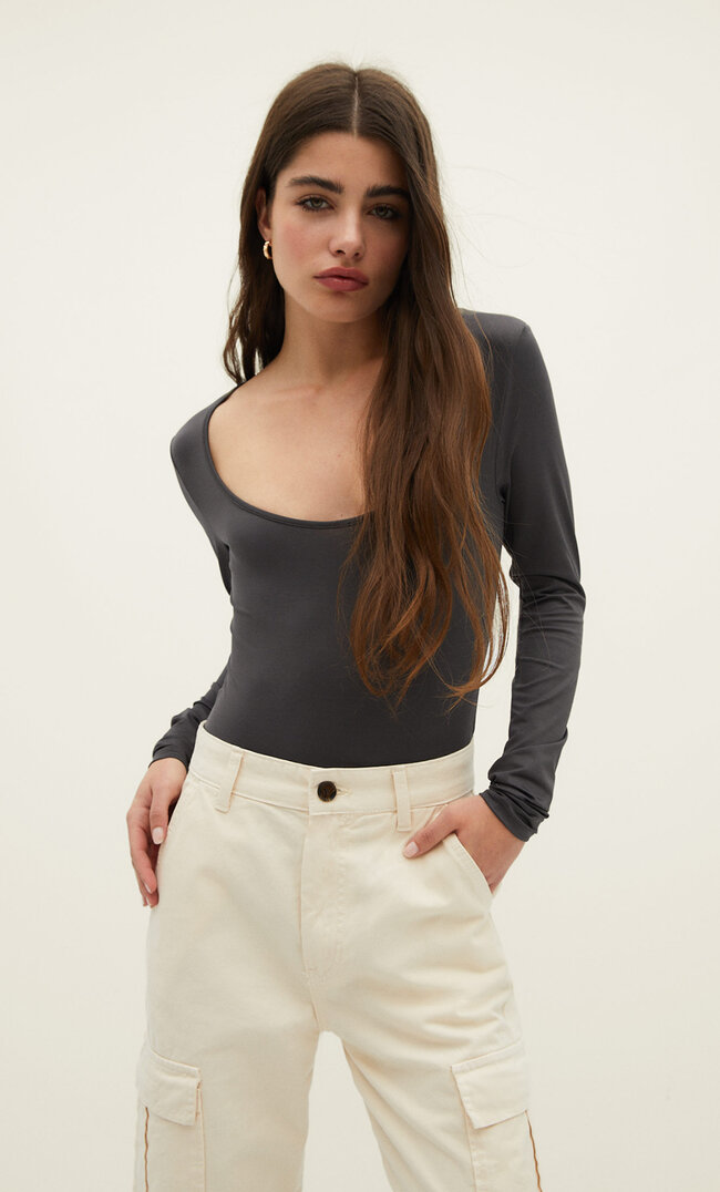 

Stradivarius Body Mit Rundhalskragen Grau Xs