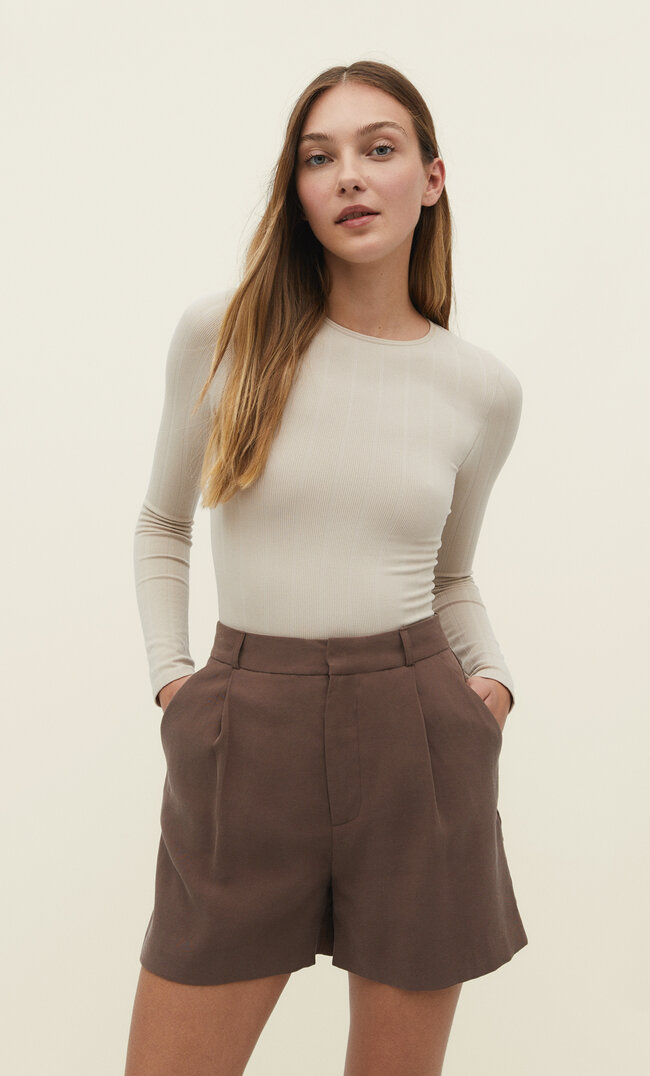 

Stradivarius Nahtloses Shirt mit Rundhalskragen Steingrau S