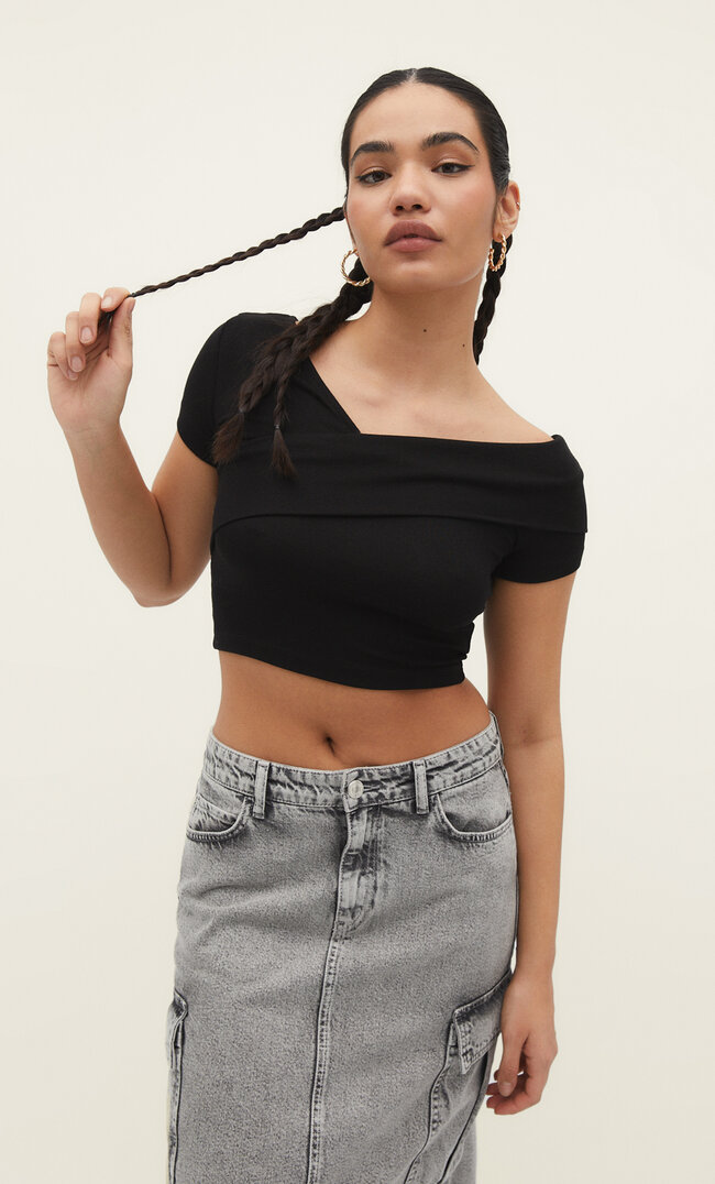 

Stradivarius Shirt in Wickeloptik Schwarz M