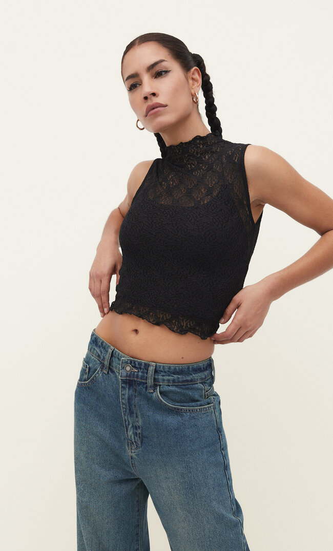 

Stradivarius Top Mit Geripptem Stehkragen Und Spitzenkante Schwarz M