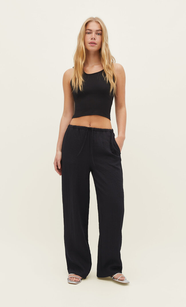 

Stradivarius Fließende Hose Im Rustikalen Stil Schwarz L