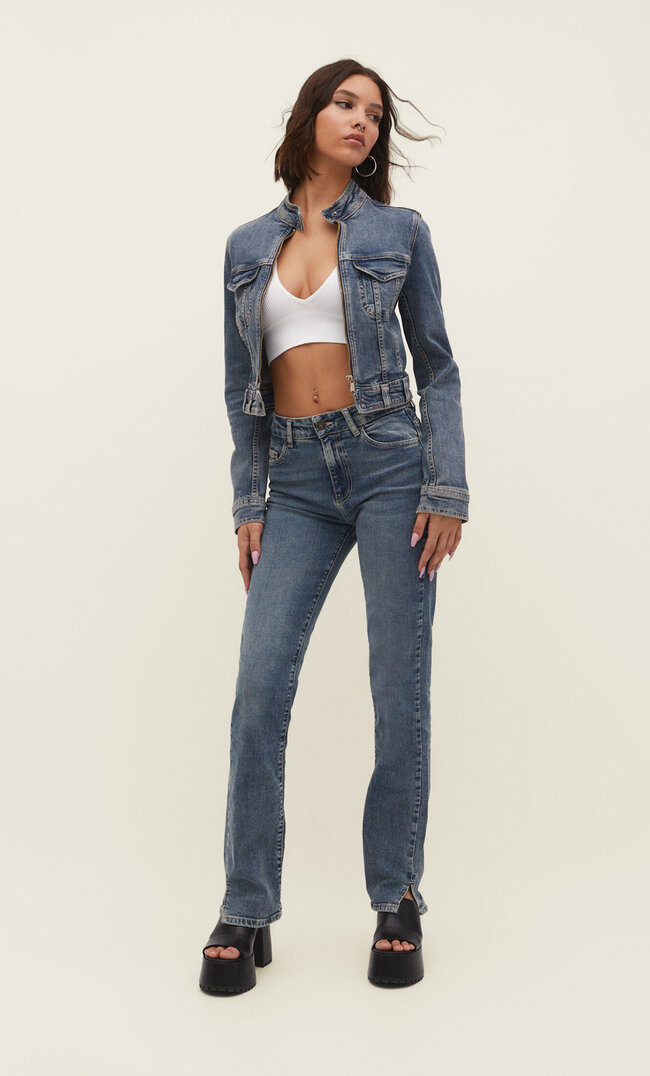 

Stradivarius Comfort-Jeans mit seitlichem Schlitz Jeansblau 38