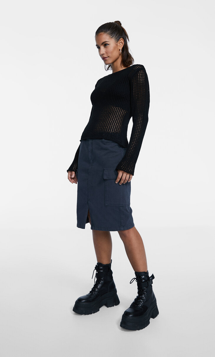 Cargo skirt with front seam