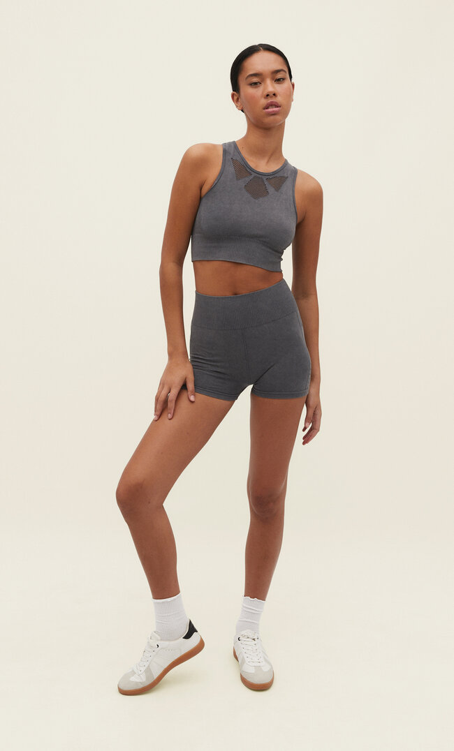 

Stradivarius Sporttop im Washed-Look mit Lochmuster Graumeliert L