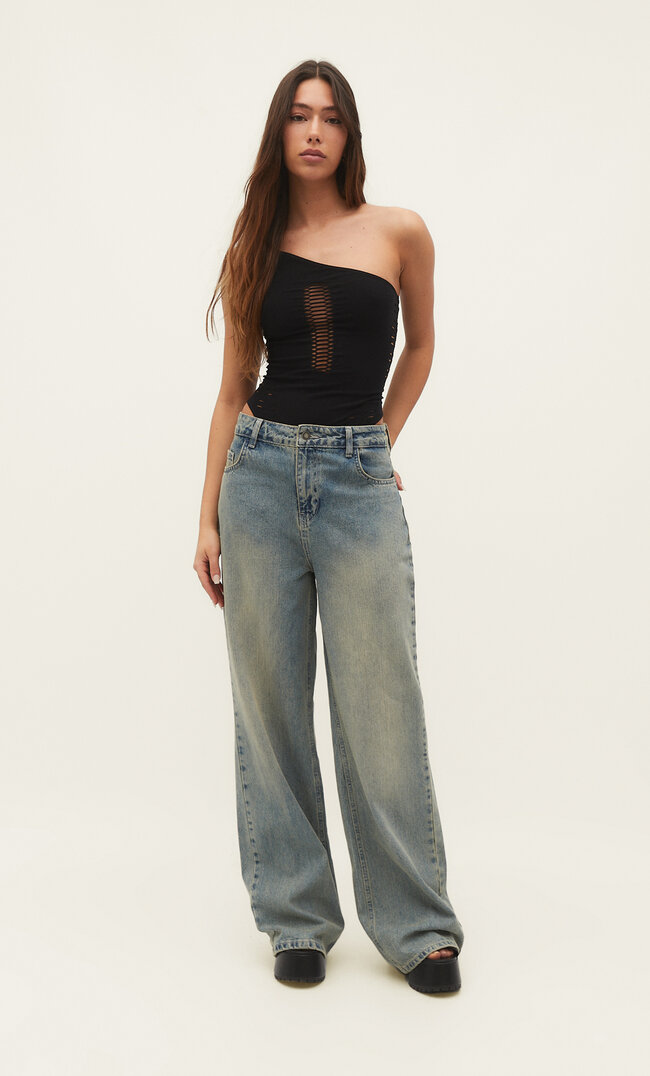 

Stradivarius Nahtloser Body mit asymmetrischem Lochmuster Schwarz M