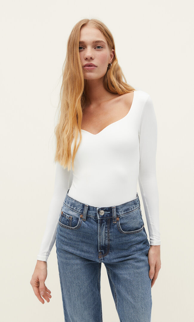 Stradivarius Body Mit Herzausschnitt Ecru M