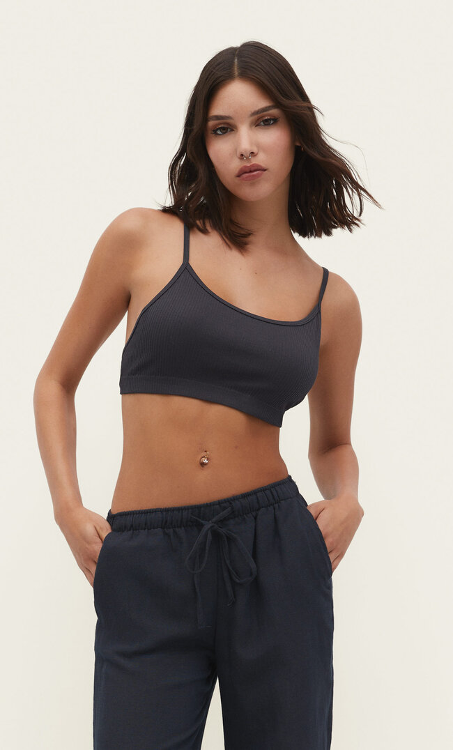 Stradivarius Bralette mit modischem Rücken Grau M