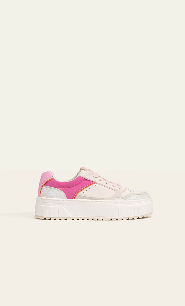 Flatform trainers with multi-pieces