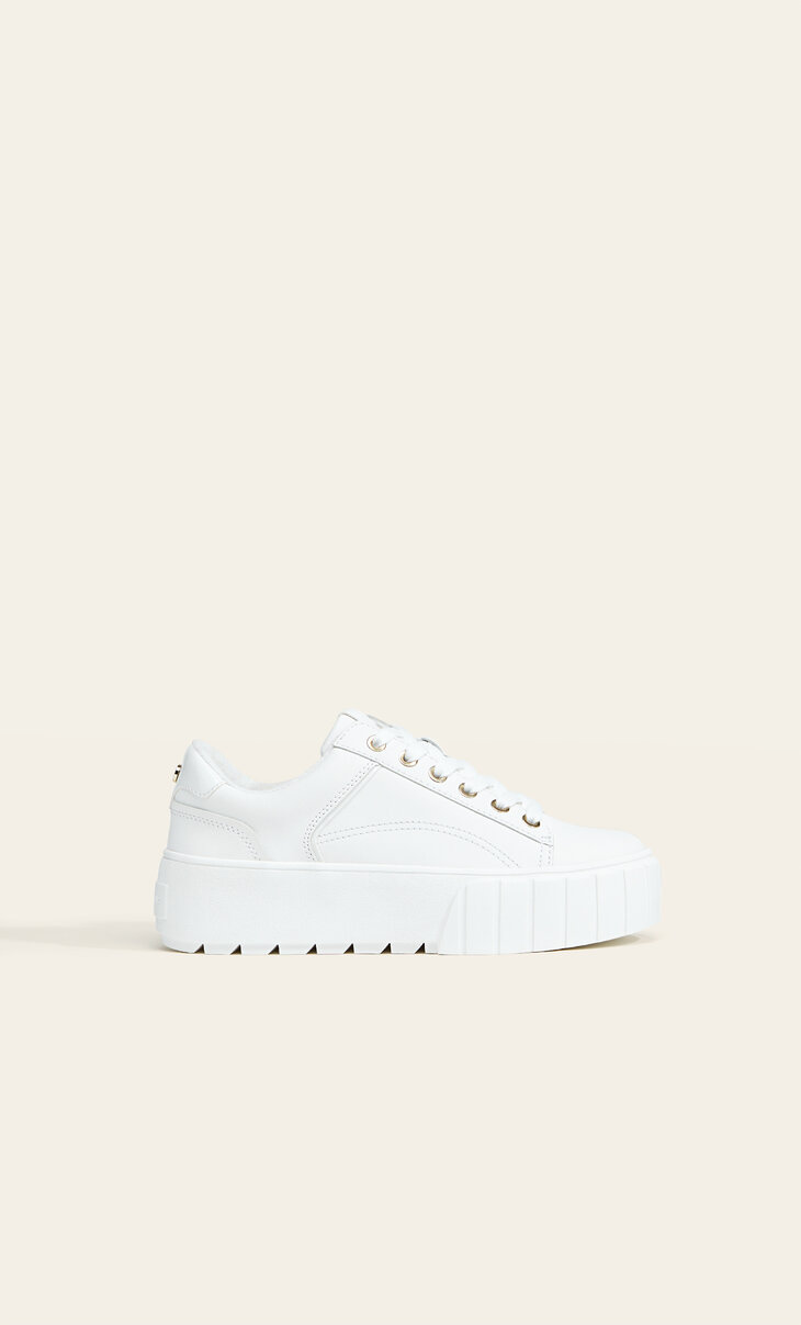 Flatform trainers with multi-pieces