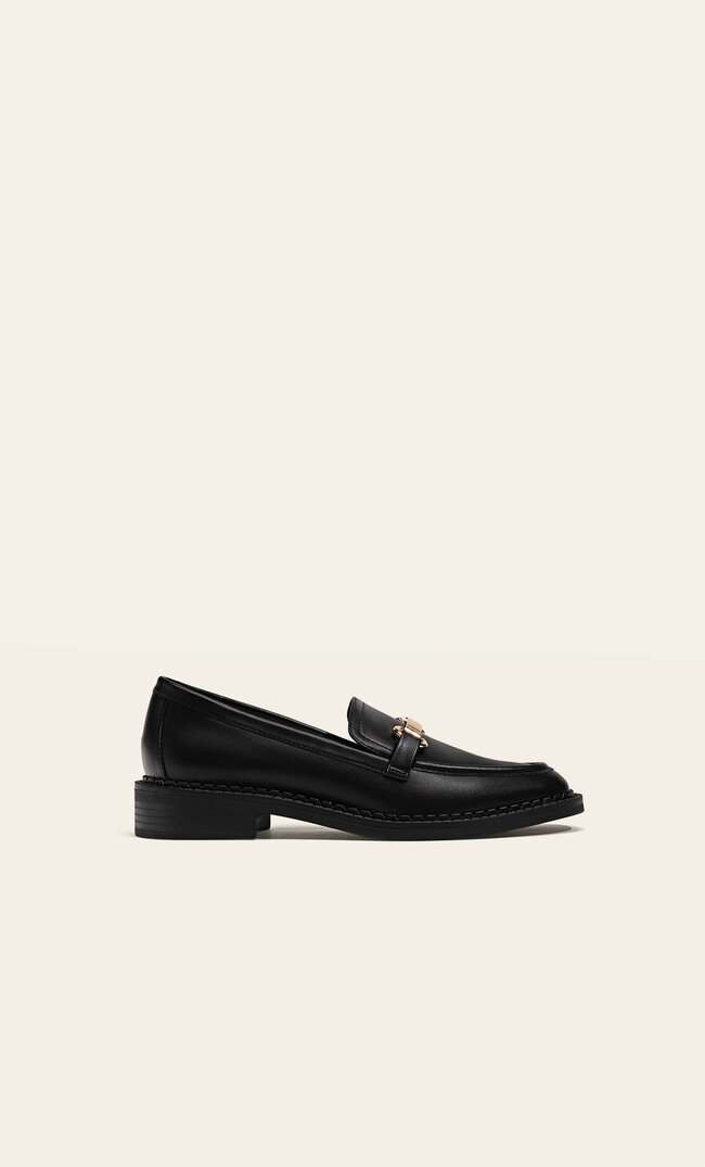

OBUWIE-Buty na płaskiej podeszwie