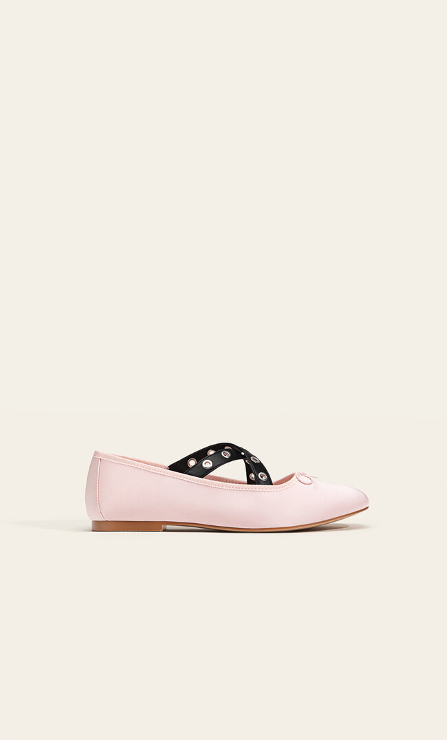 

OBUWIE-Buty na płaskiej podeszwie