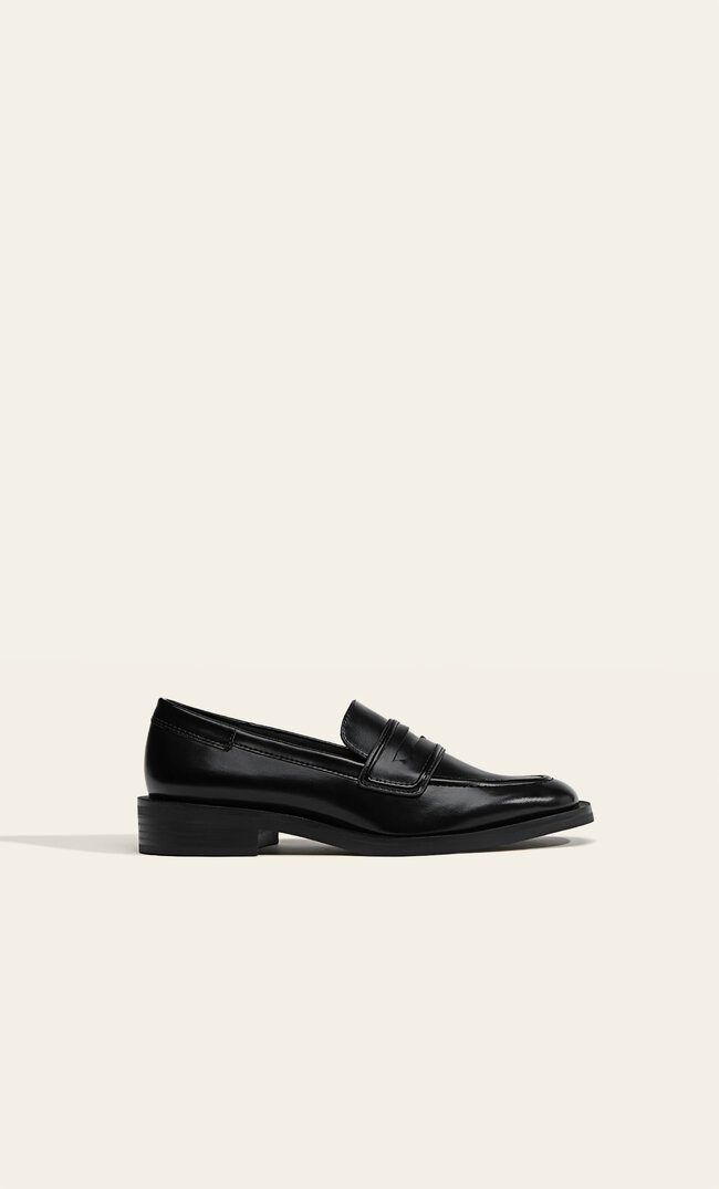 

Stradivarius Mokasyny Czarny 37