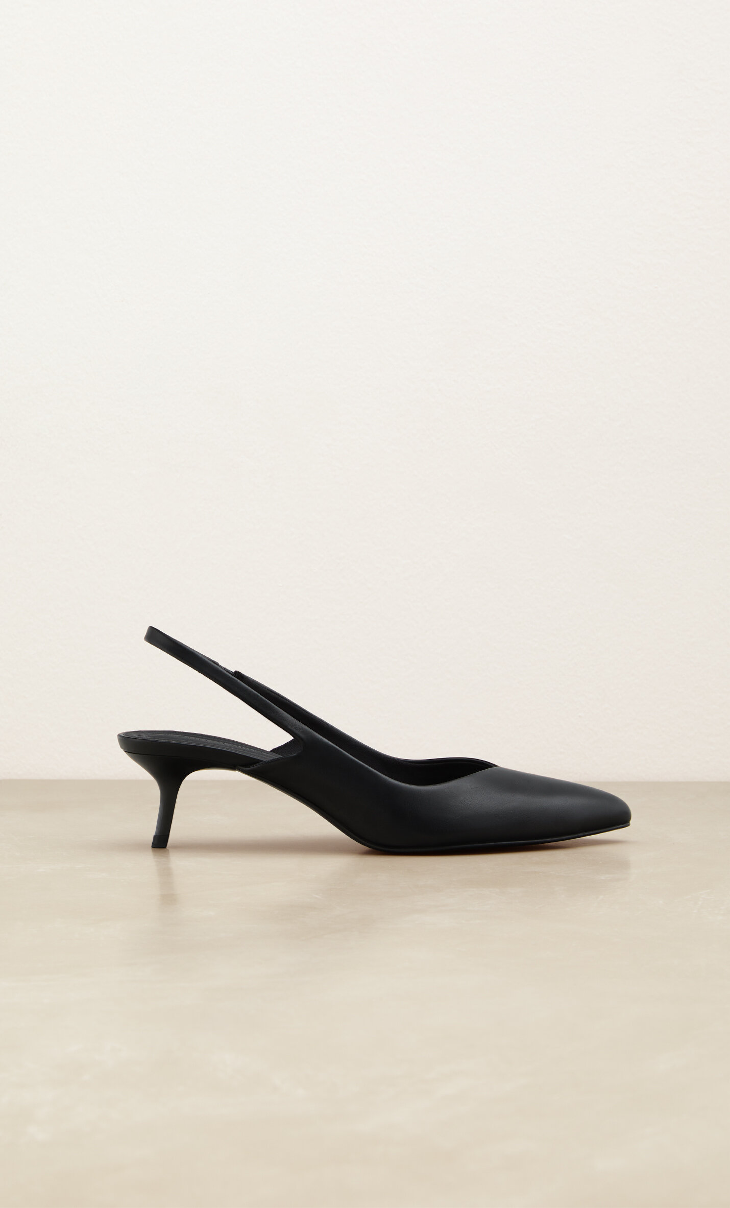 black wedges medium heel