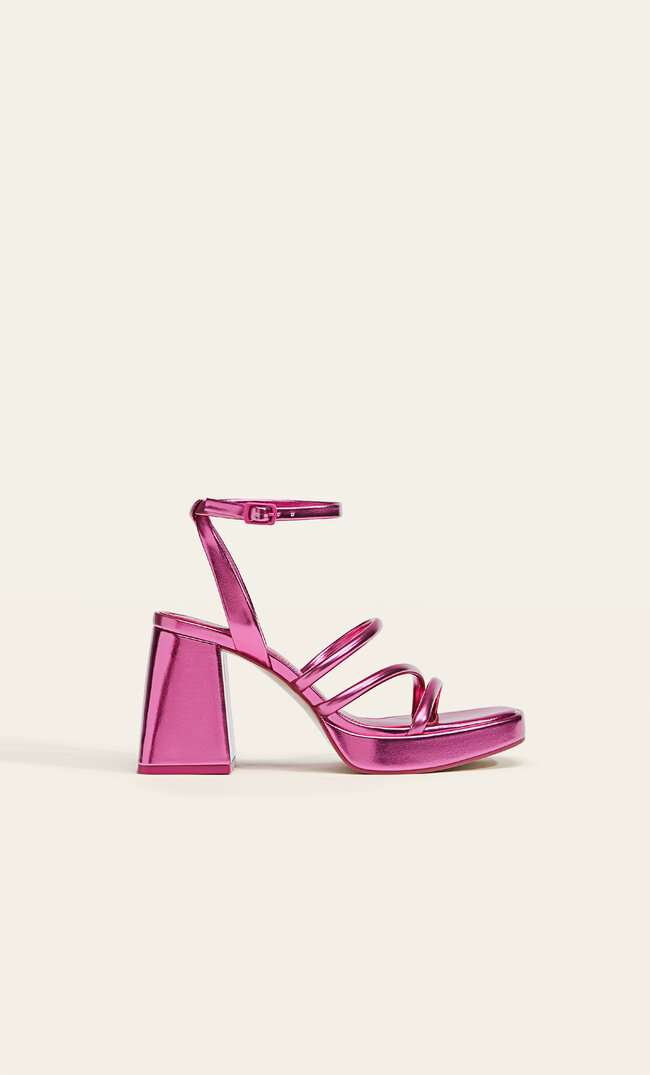 

Stradivarius Metallic-Riemchensandalen mit Plateau PINK 36