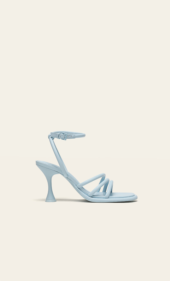 

Stradivarius Absatzsandalen mit Riemchen und Knöchelriemchen BLAU 38