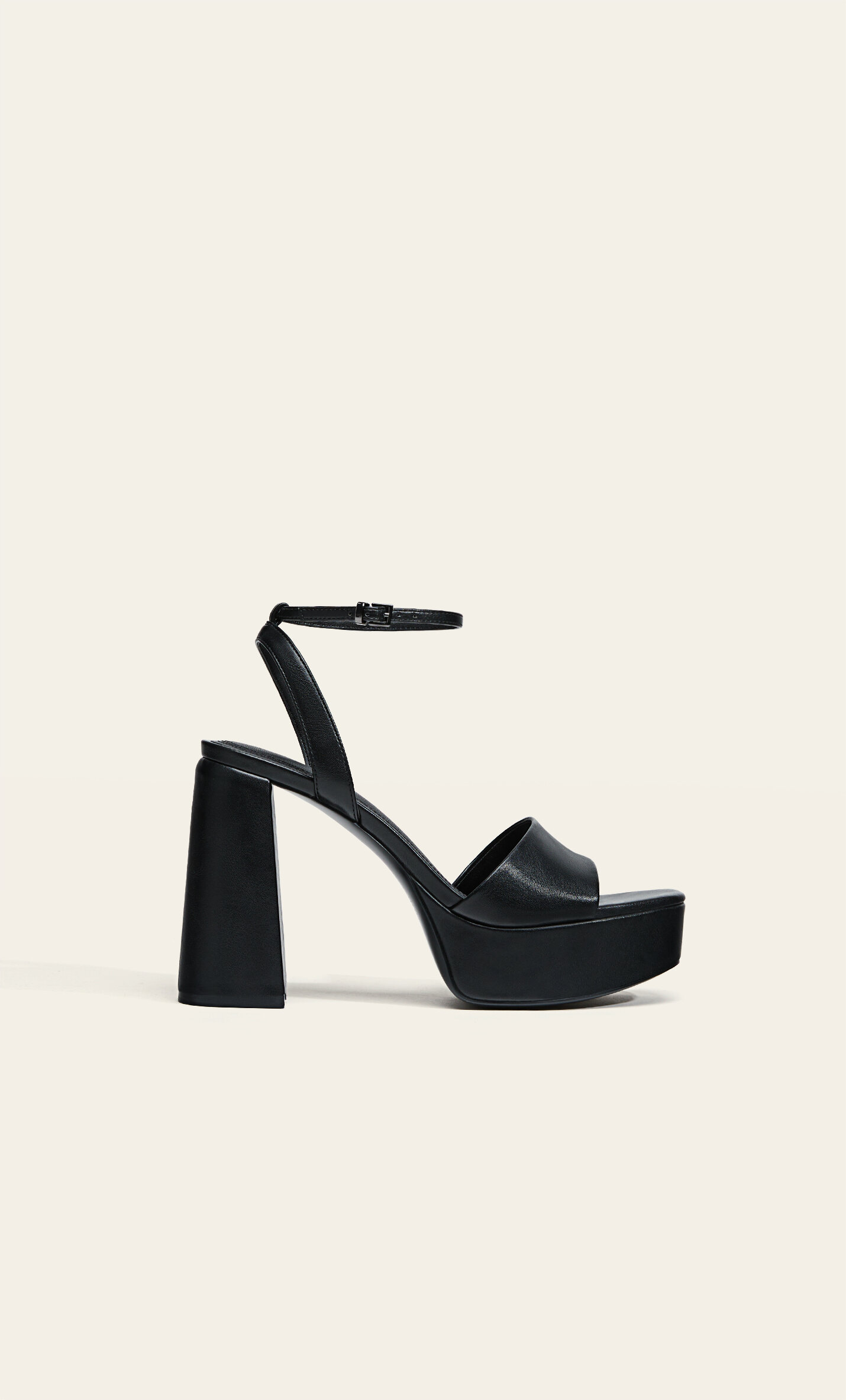 Heeled sandals for women Spring fashion 2023 Stradivarius Greek
