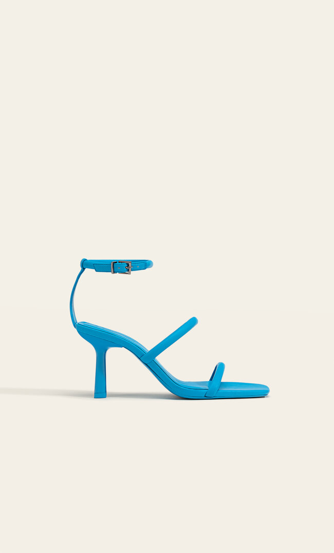 

Stradivarius Absatzsandalen mit Riemchen und Knöchelriemchen BLAU 37