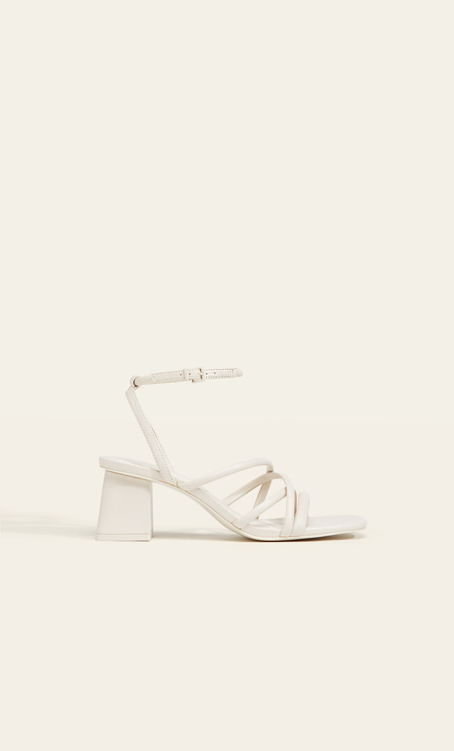 

Stradivarius Riemchensandalen Mit Absatz Natur 36