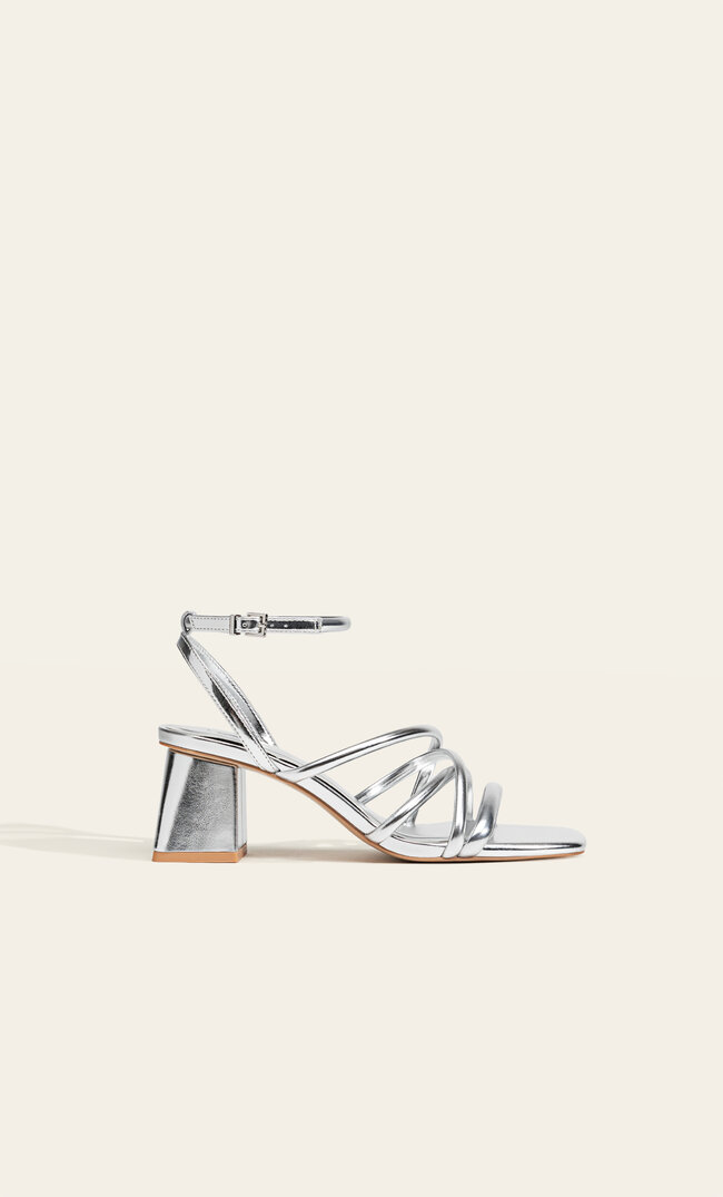 

Stradivarius Riemchensandalen Mit Absatz Silber 35