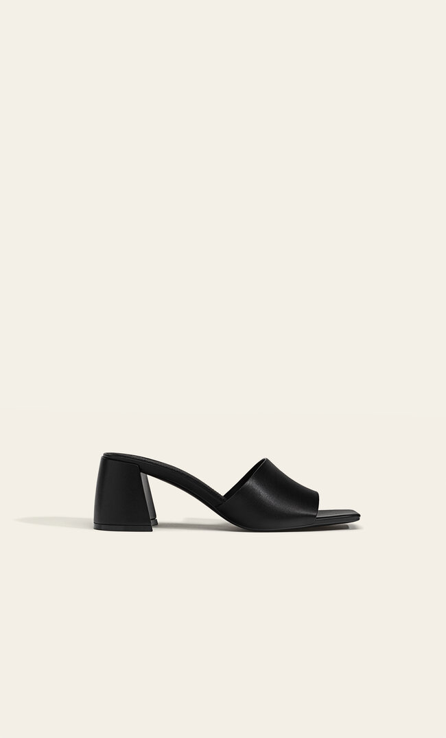 

Stradivarius Pantoletten Mit Absatz Schwarz 39