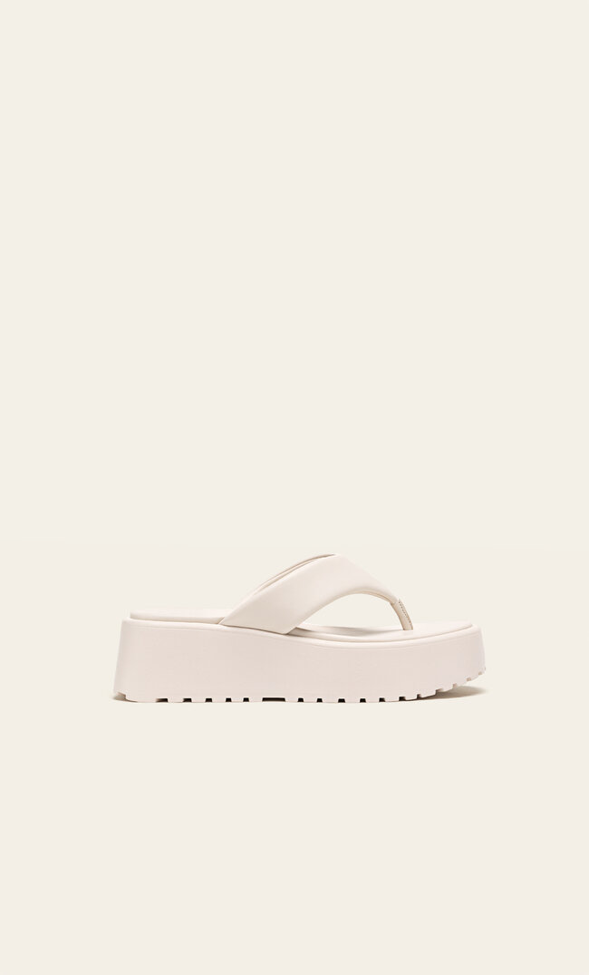 

Stradivarius Plateau-Sandalen mit Profilsohle NATUR 38