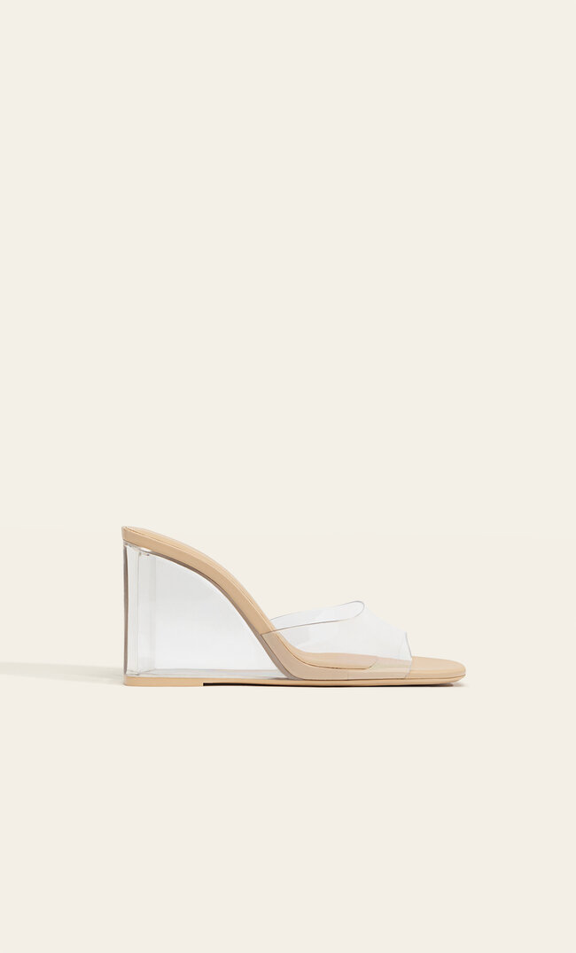 

Stradivarius Winylowe klapki na obcasie Naturalny 39