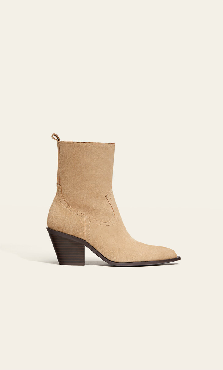 Laarzen en laarsjes voor dames - Lente mode 2023 | Stradivarius Netherlands