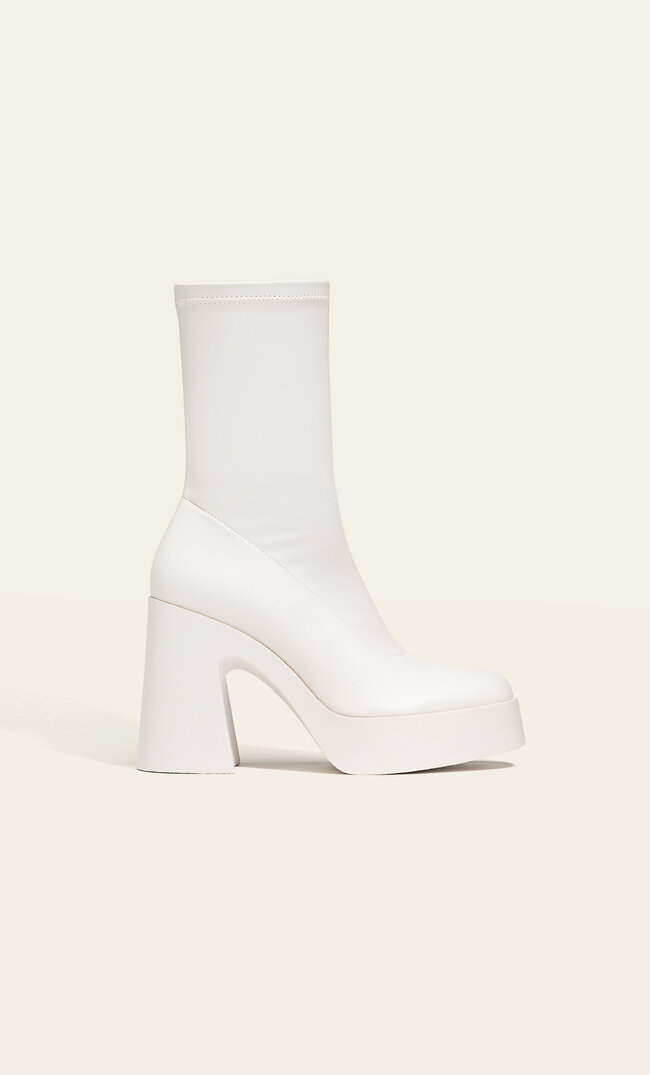Stradivarius Plateau-Absatzstiefeletten NATUR 37