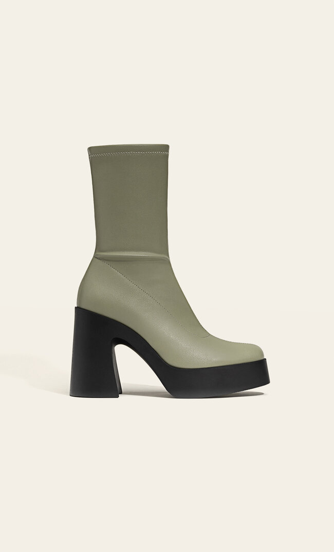 

Stradivarius Plateau-Absatzstiefeletten KOMBINIERT 39