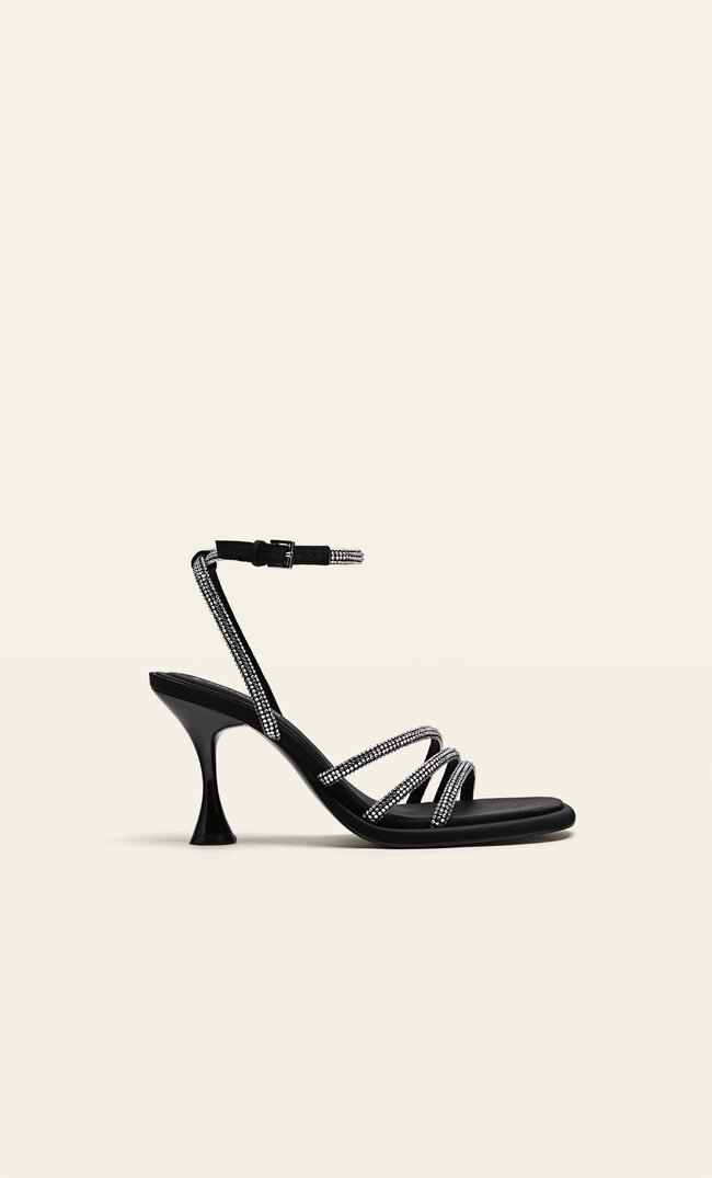 

Stradivarius Riemchensandale Mit Absatz Schwarz 36