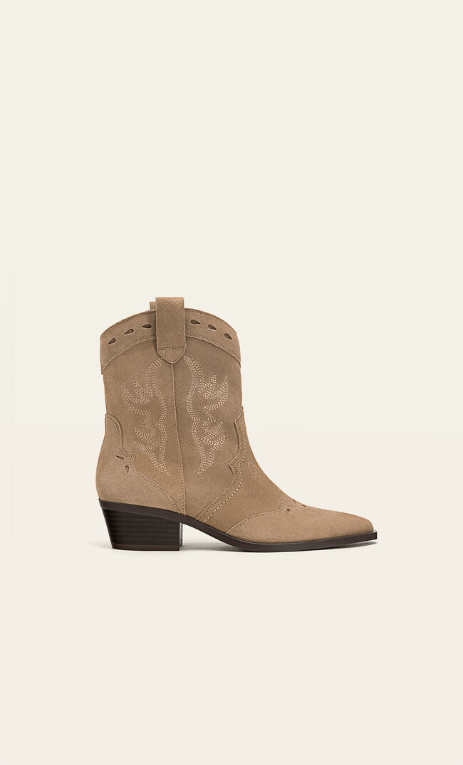 

Stradivarius Lederstiefeletten Im Cowboylook Taupe 39