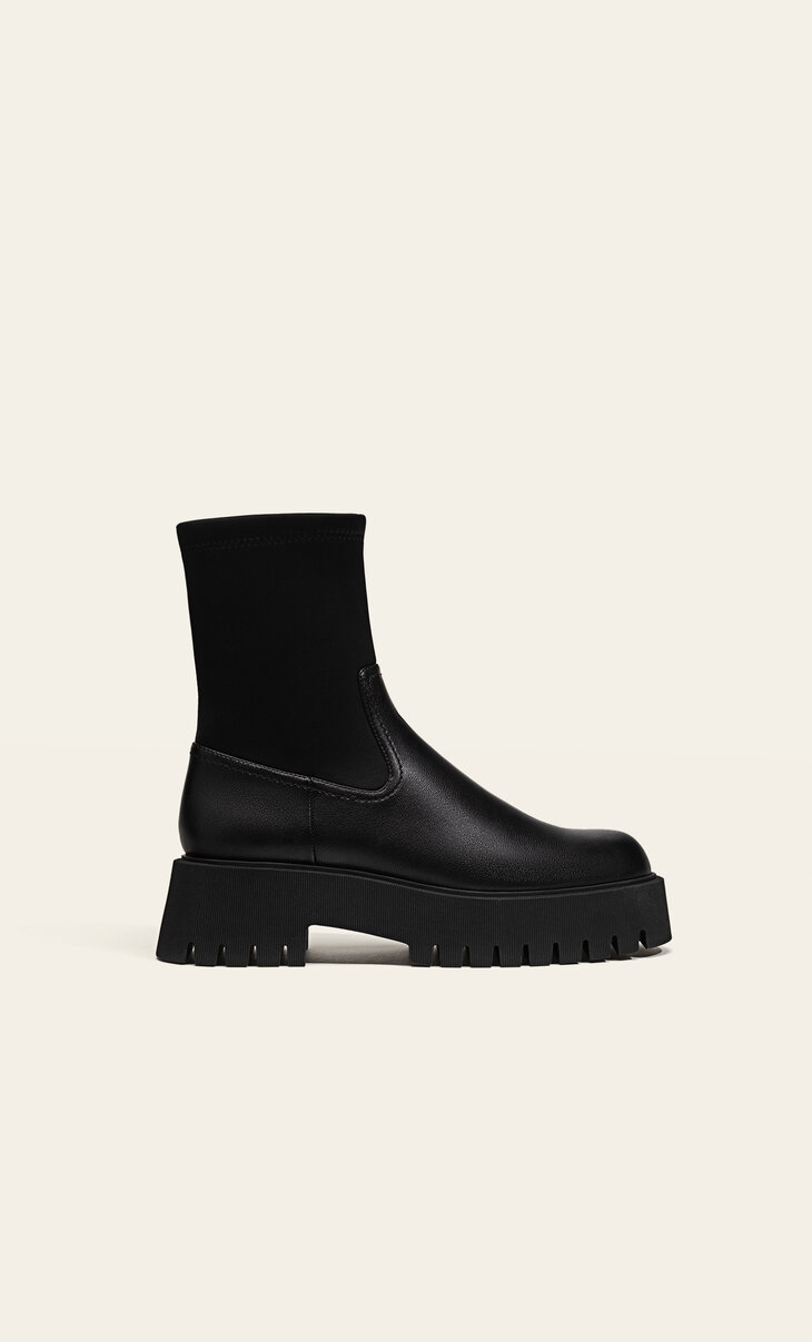 Flat Chelsea boots