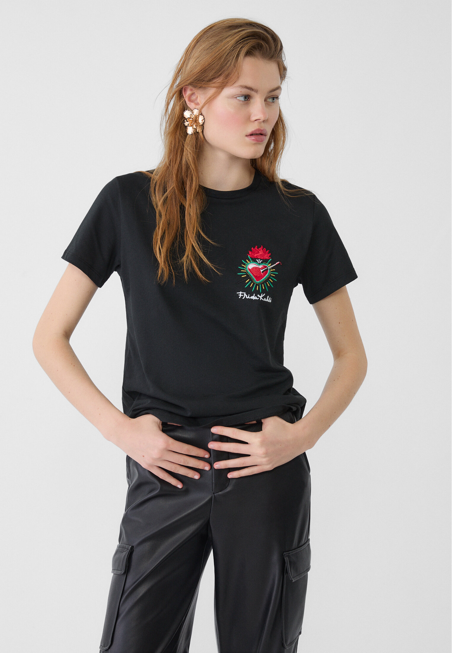 Camisetas de frida kahlo stradivarius discount