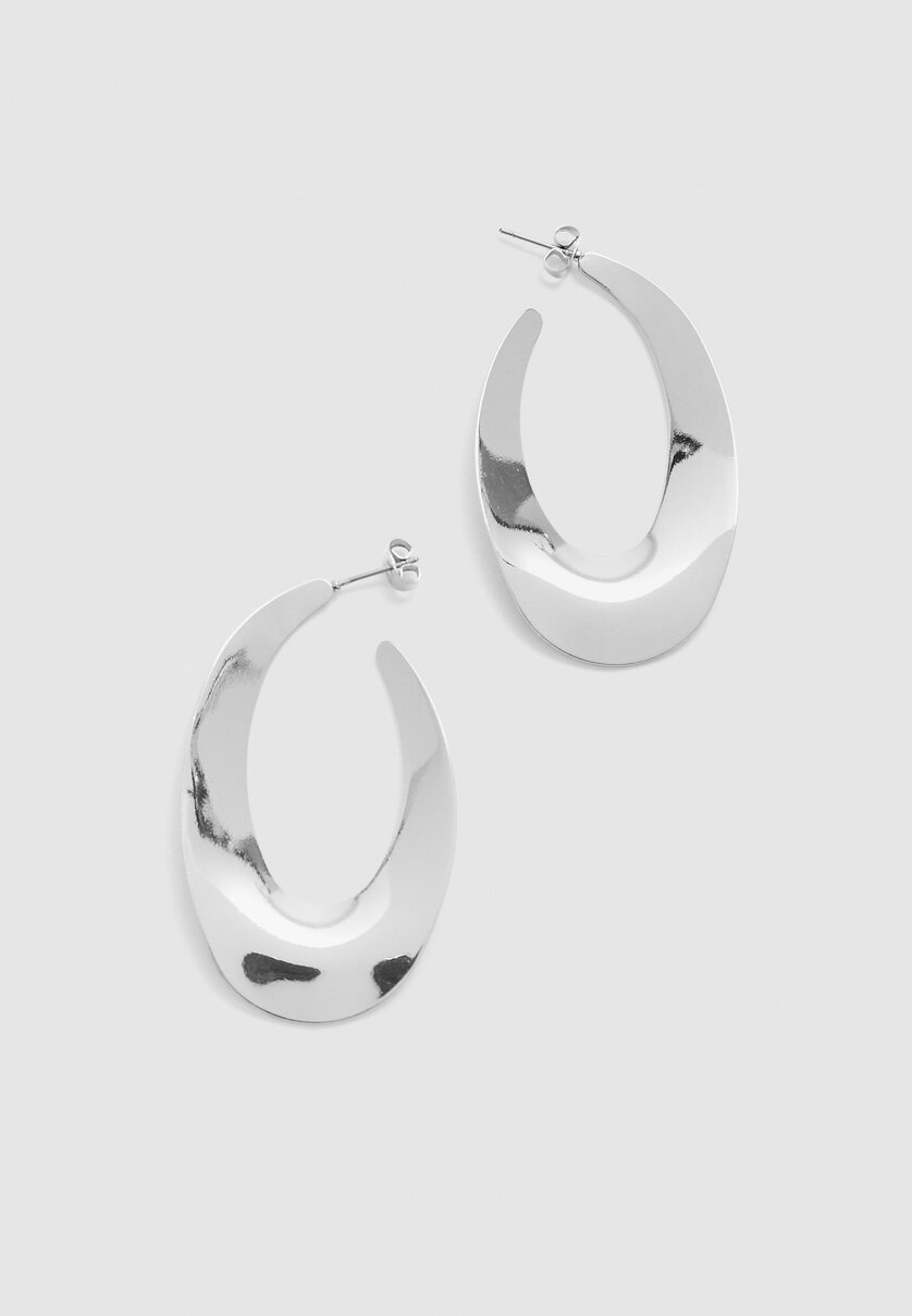 Oval hoop earrings