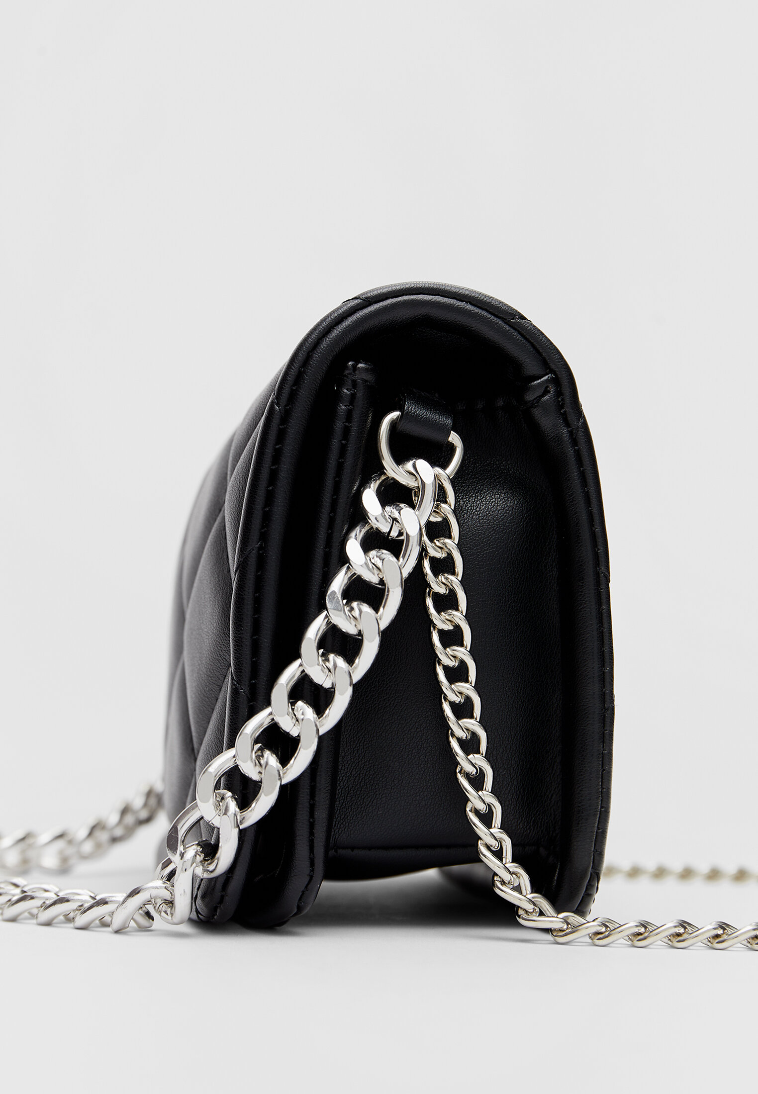 Chain deals crossbody bag