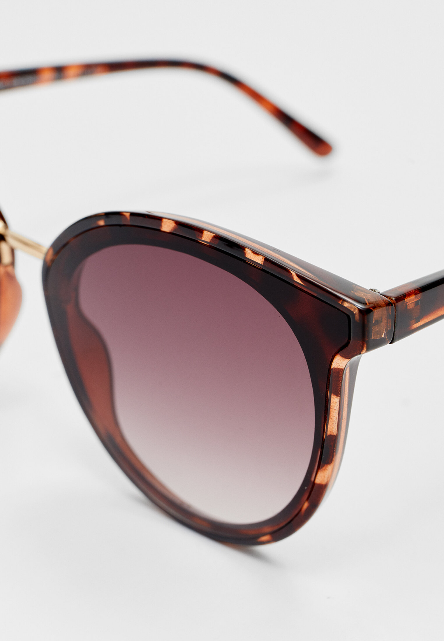 Lunette de soleil stradivarius hot sale