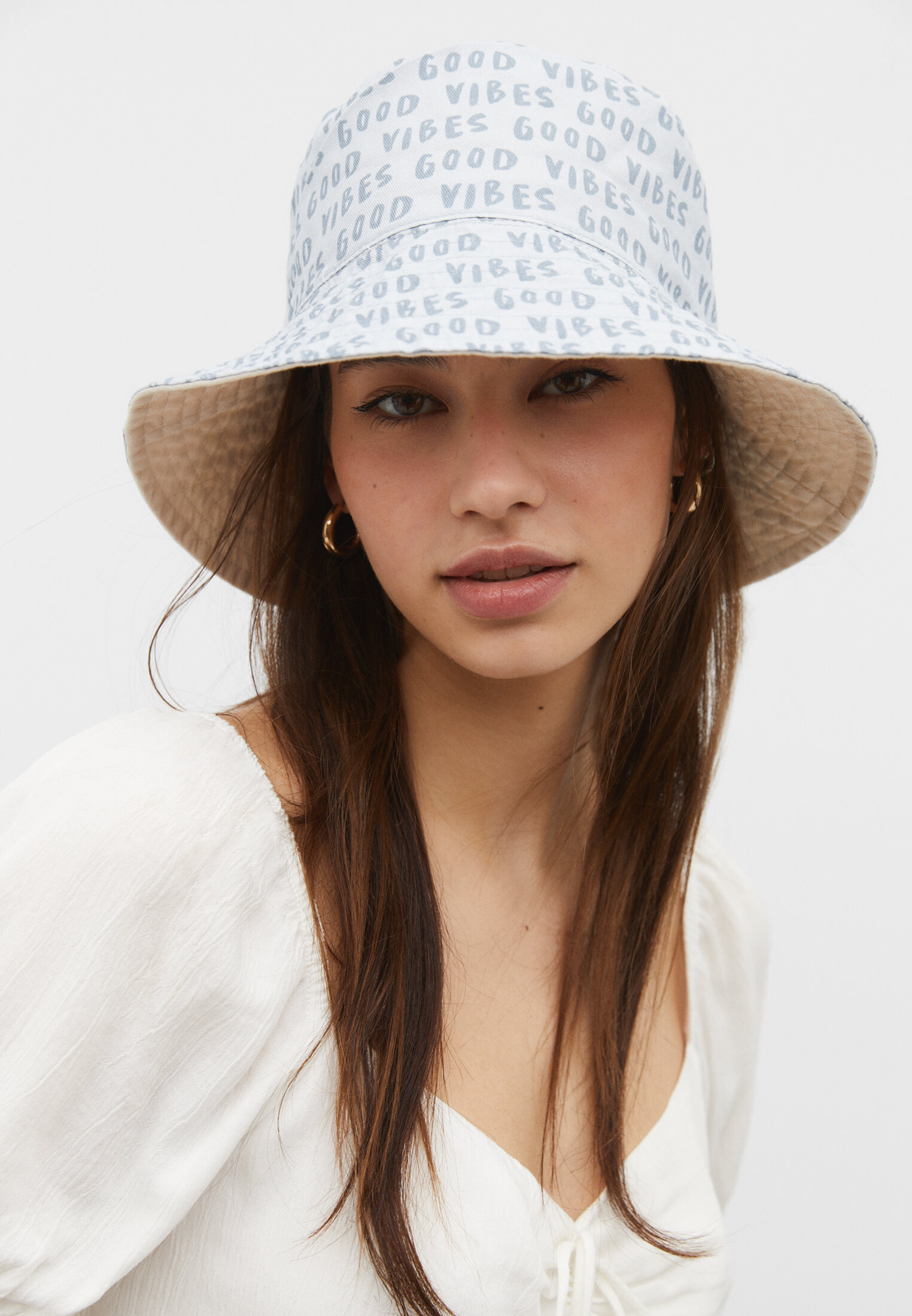 Stradivarius store bucket hat