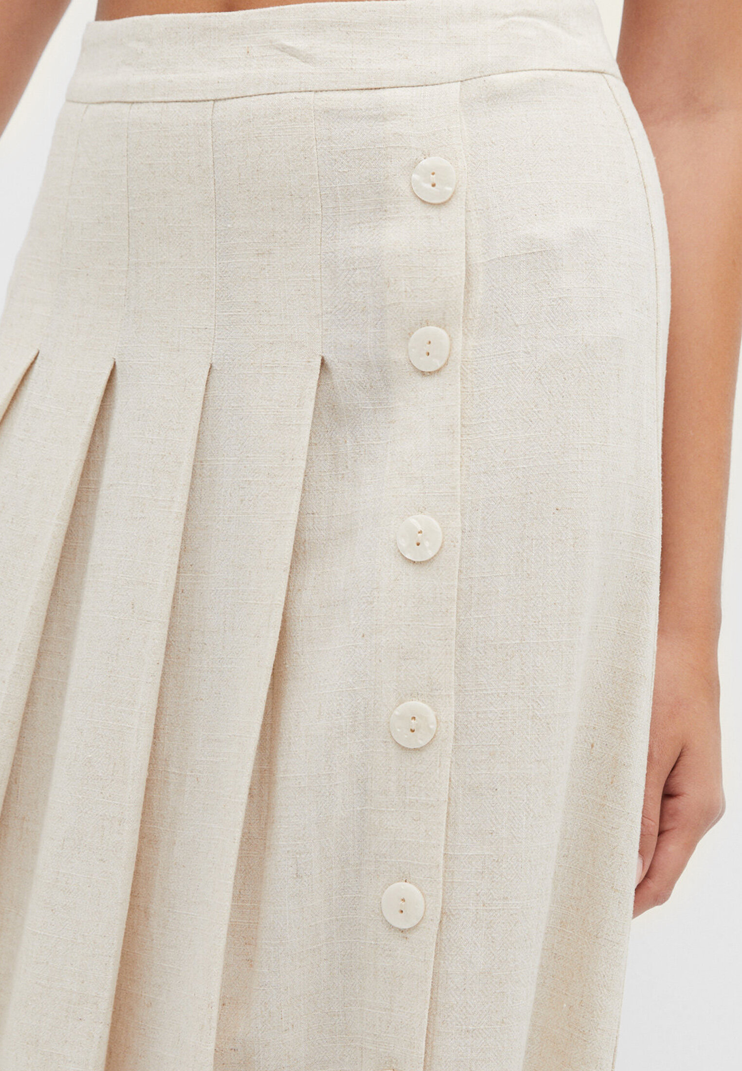 Stradivarius pleated midi outlet skirt in white